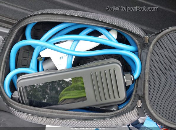 KMHC65LD8KU137637 2019 HYUNDAI IONIQ PLUG-IN HYBRID Черный Вид щитка приборов