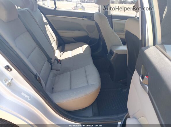 KMHD84LF1JU467757 2018 HYUNDAI ELANTRA Silver VIN კოდის სტიკერის ხედი
