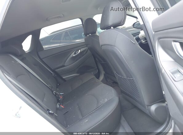 KMHH35LE3KU104438 2019 HYUNDAI ELANTRA GT Silver Вид наклейки з VIN-кодом
