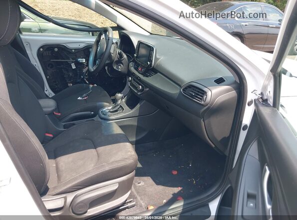 KMHH35LE5KU096729 2019 HYUNDAI ELANTRA GT White Front interior view