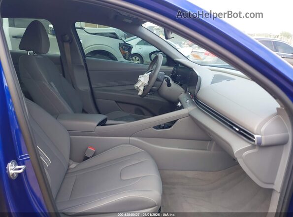 KMHLS4AG7PU564835 2023 HYUNDAI ELANTRA Blue წინა სალონის ხედი