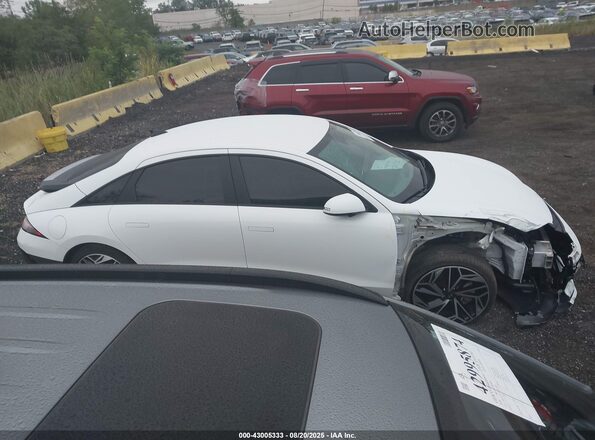 KMHM34AC6PA039300 2023 HYUNDAI IONIQ 6 White Вид задньої частини салону