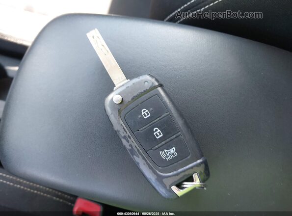 KMHRC8A31LU026086 2020 HYUNDAI VENUE Silver 