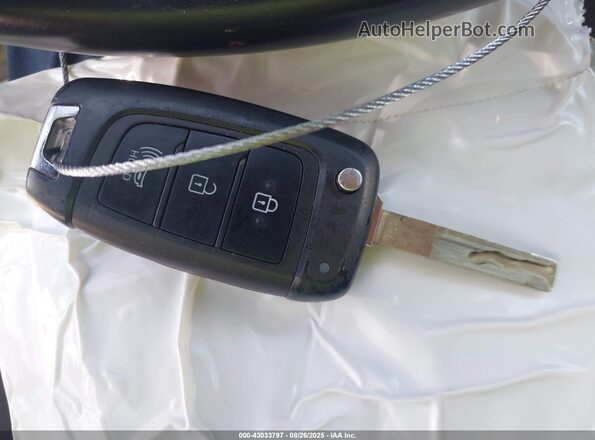 KMHRC8A3XNU201499 2022 HYUNDAI VENUE Серебряный Вид панели приборов