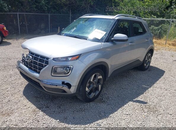 KMHRC8A3XNU201499 2022 HYUNDAI VENUE Серебряный Передняя левая четверть