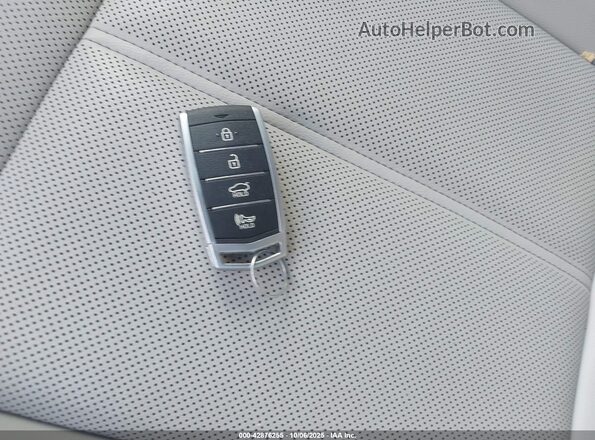 KMTG24LA7KU034986 2019 GENESIS G70 White Dashboard view