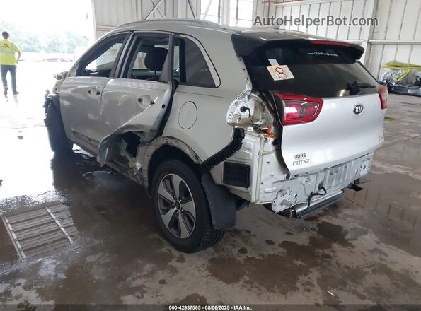 KNDCB3LC6J5108030 2018 KIA NIRO Серебряный 