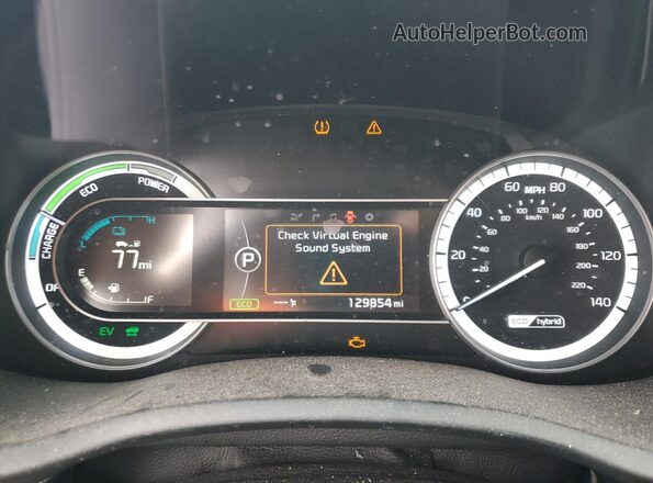 KNDCC3LC2J5133813 2018 KIA NIRO Gray 