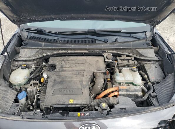 KNDCC3LC2J5133813 2018 KIA NIRO Gray 