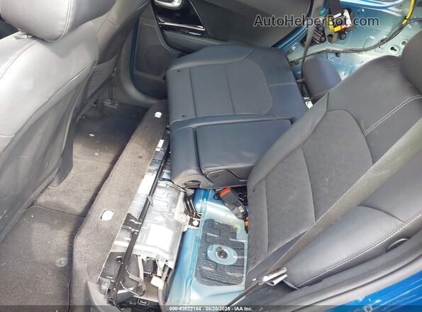 KNDCC3LC8J5122217 2018 KIA NIRO Blue 