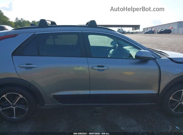 KNDCP3LE3S5235502 2025 KIA NIRO Silver Vista interior de 360 grados