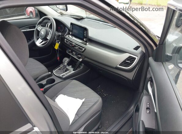 KNDEPCAA2M7232476 2021 KIA SELTOS Gray Front interior view