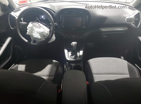 KNDJ23AU9L7709765 2020 KIA SOUL White Widok deski rozdzielczej
