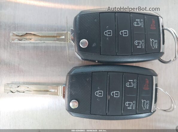 KNDMB5C14M6673874 2021 KIA SEDONA White Առջևի վահանակի տեսք