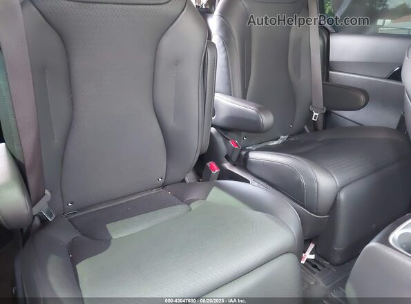 KNDNE5KA4S6062589 2025 KIA CARNIVAL MPV HYBRID Black Widok naklejki z numerem VIN