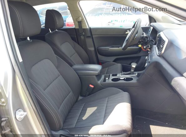 KNDPM3AC4M7864883 2021 KIA SPORTAGE Gray Front interior view