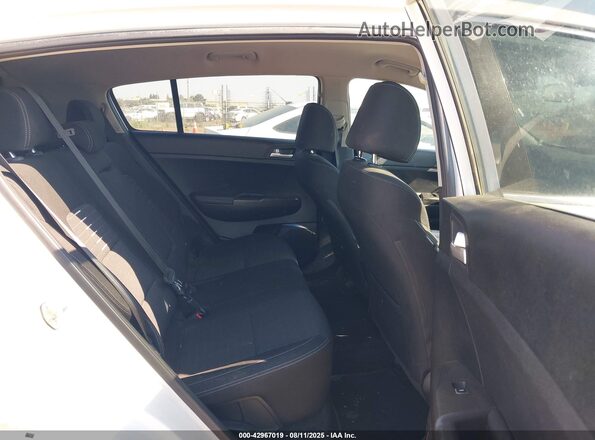 KNDPMCAC0J7467067 2018 KIA SPORTAGE White 