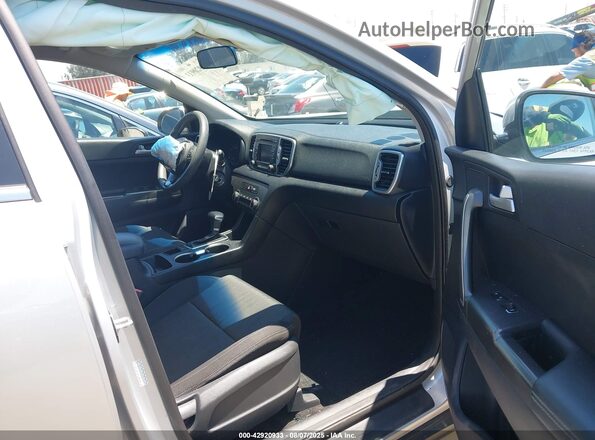 KNDPMCAC9H7063873 2017 KIA SPORTAGE Silver წინა სალონის ხედი
