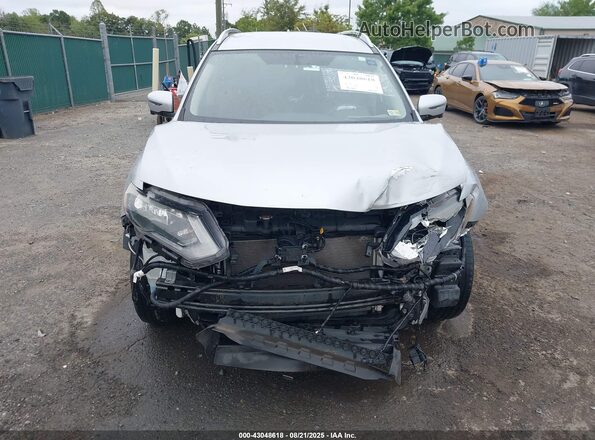 KNMAT2MT5JP551447 2018 NISSAN ROGUE Silver Front view