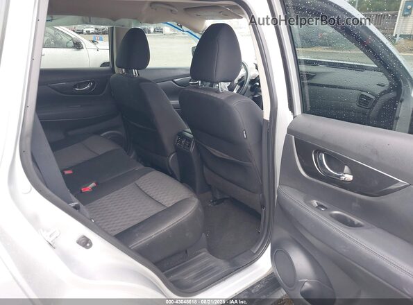 KNMAT2MT5JP551447 2018 NISSAN ROGUE Silver VIN sticker view