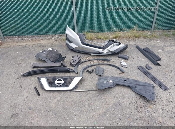 KNMAT2MT5JP551447 2018 NISSAN ROGUE Silver Instrument cluster view