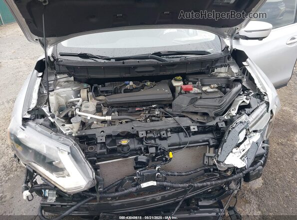 KNMAT2MT5JP551447 2018 NISSAN ROGUE Silver Rear view