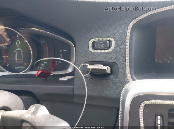 LYV402FM2GB095407 2016 VOLVO S60 INSCRIPTION Gray Вид панелі приладів