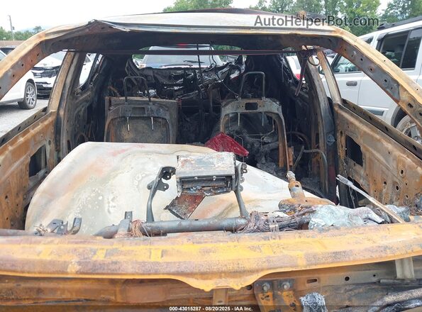 NMTKHMBX4JR042770 2018 TOYOTA LE Red 
