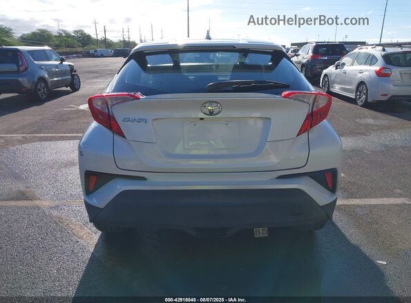 NMTKHMBX8JR005334 2018 TOYOTA LE White 