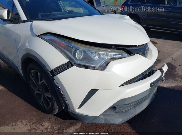 NMTKHMBX8JR005334 2018 TOYOTA LE White 