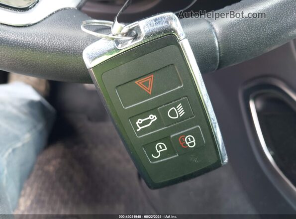 SADCJ2EX9PA707926 2023 JAGUAR F-PACE Silver წინა პანელის ხედი