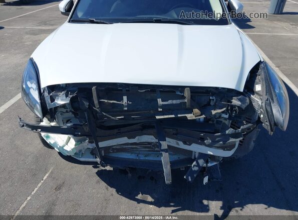 SADFJ2FX5J1Z30449 2018 JAGUAR E-PACE White Widok z przodu