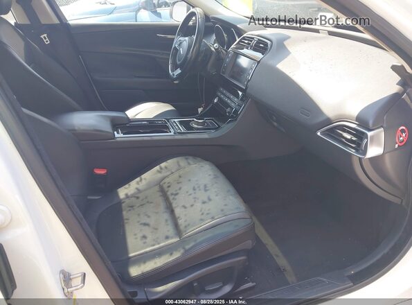 SAJAR4FX5JCP33281 2018 JAGUAR XF White 