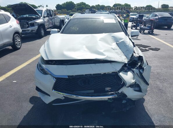 SJKCH5CP0JA003131 2018 INFINITI QX30 White 