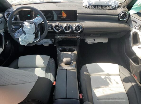 W1K3G4EB5NJ331903 2022 MERCEDES-BENZ A Black Dashboard view