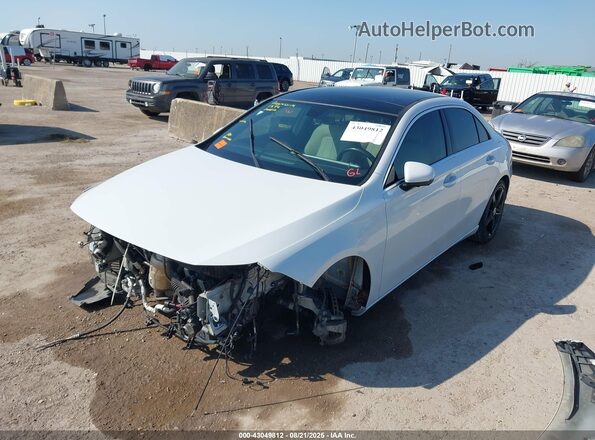 W1K3G4EB7LJ227961 2020 MERCEDES-BENZ A 220 White Vista tres cuartos delantera izquierda