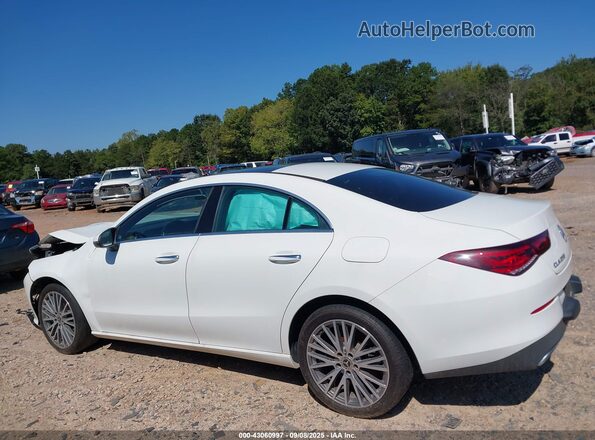 W1K5J4HB8NN288561 2022 MERCEDES-BENZ CLA-CLASS White Вид задньої частини салону