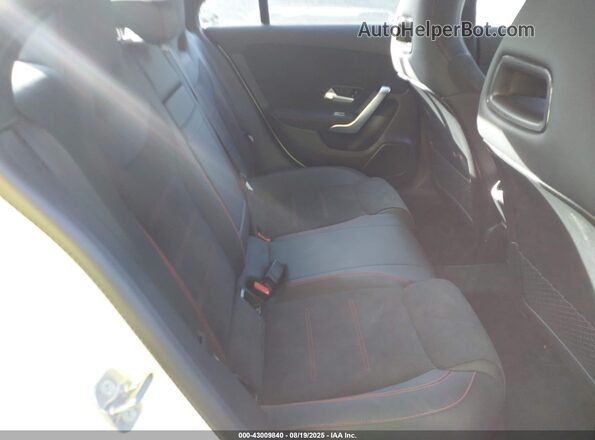 W1K5J4HB8RN452980 2024 MERCEDES-BENZ CLA-CLASS White Vista de la etiqueta del VIN