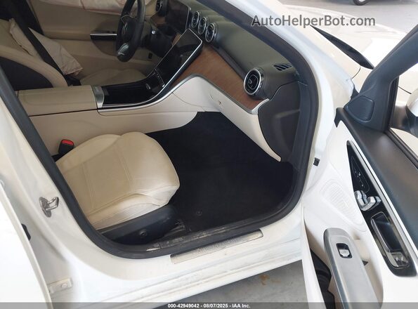 W1KAF4GB3PR070220 2023 MERCEDES-BENZ C-CLASS White Vista interior delantera