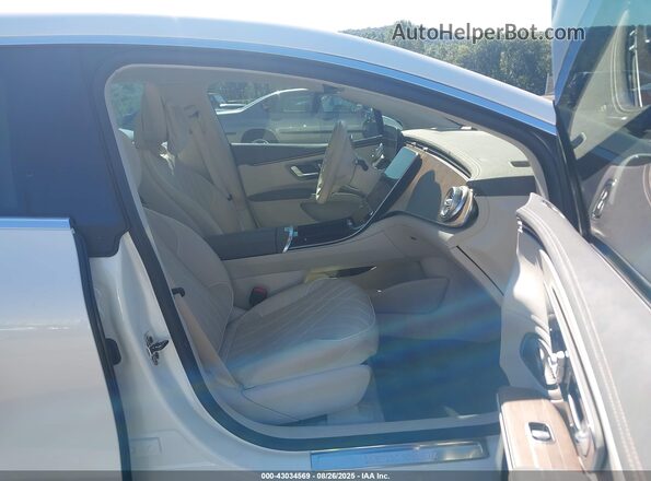 W1KCG2DB9NA012865 2022 MERCEDES-BENZ EQS 450+ White Вид салону спереду