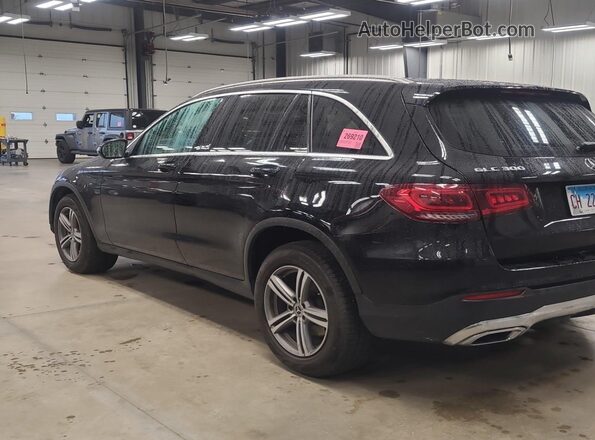 W1N0G8EB8LF853714 2020 MERCEDES-BENZ GLC 300 Black 