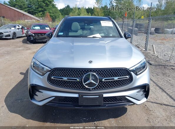W1NKM4HB8SF365710 2025 MERCEDES-BENZ GLC 300 Silver ხელსაწყოთა პანელის ხედი