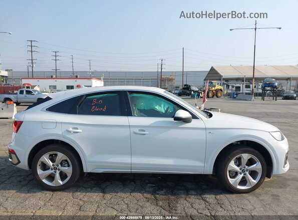 WA14AAFY7M2085490 2021 AUDI Q5 White Սալոնի հետևի տեսք
