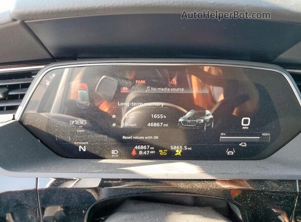 WA1AAAGE1NB047049 2022 AUDI E-TRON Silver 
