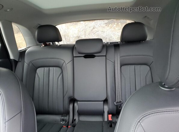 WA1ANAFY8J2204375 2018 AUDI Q5 White 