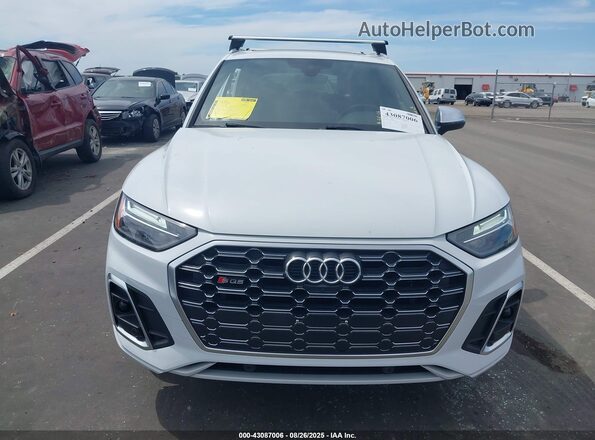 WA1B4AFY2M2022134 2021 AUDI SQ5 White Widok wnętrza z tyłu