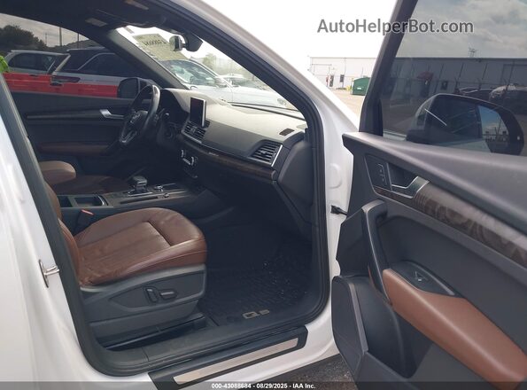 WA1BNAFY3J2015976 2018 AUDI Q5 Белый 
