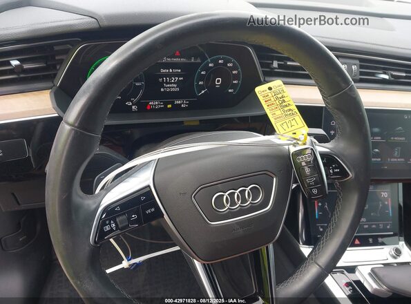 WA1CAAGE2RB026872 2024 AUDI Q8 E-TRON Gray Вид панелі приладів