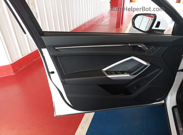 WA1DECF30P1101625 2023 AUDI Q3  Vista interior trasera