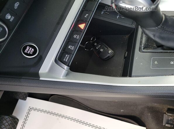 WA1DECF30P1112060 2023 AUDI Q3  Vista interior trasera